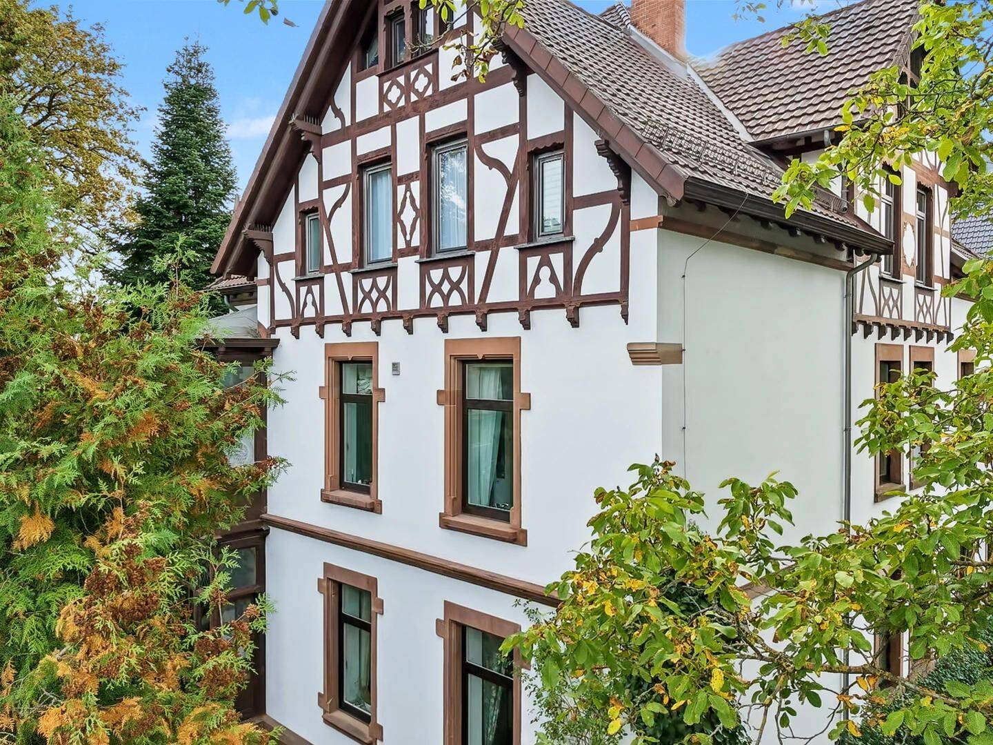 Stilvolle 5-Zimmer-Eigentumswohnung in denkmalgeschützter Jugendstilvilla in Göttingen, 37085 Göttingen