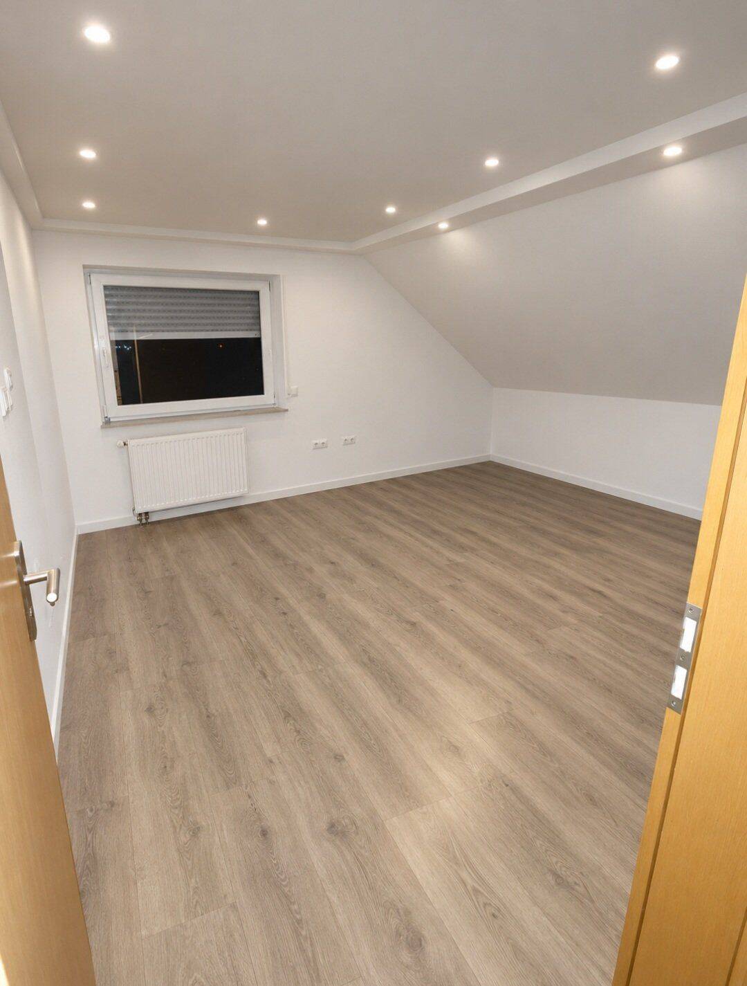 2-Zimmer Dachgeschosswohnung (Bad Kreuznach / Planig), 55545 Bad Kreuznach