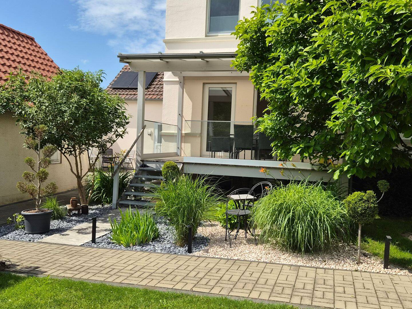 Möblierte, helle, Nichtraucher- Wohnung, 15qm süd- Balkon, 2022 Kernsaniert für 1-2 Personen, keine Haustiere,, 32760 Detmold