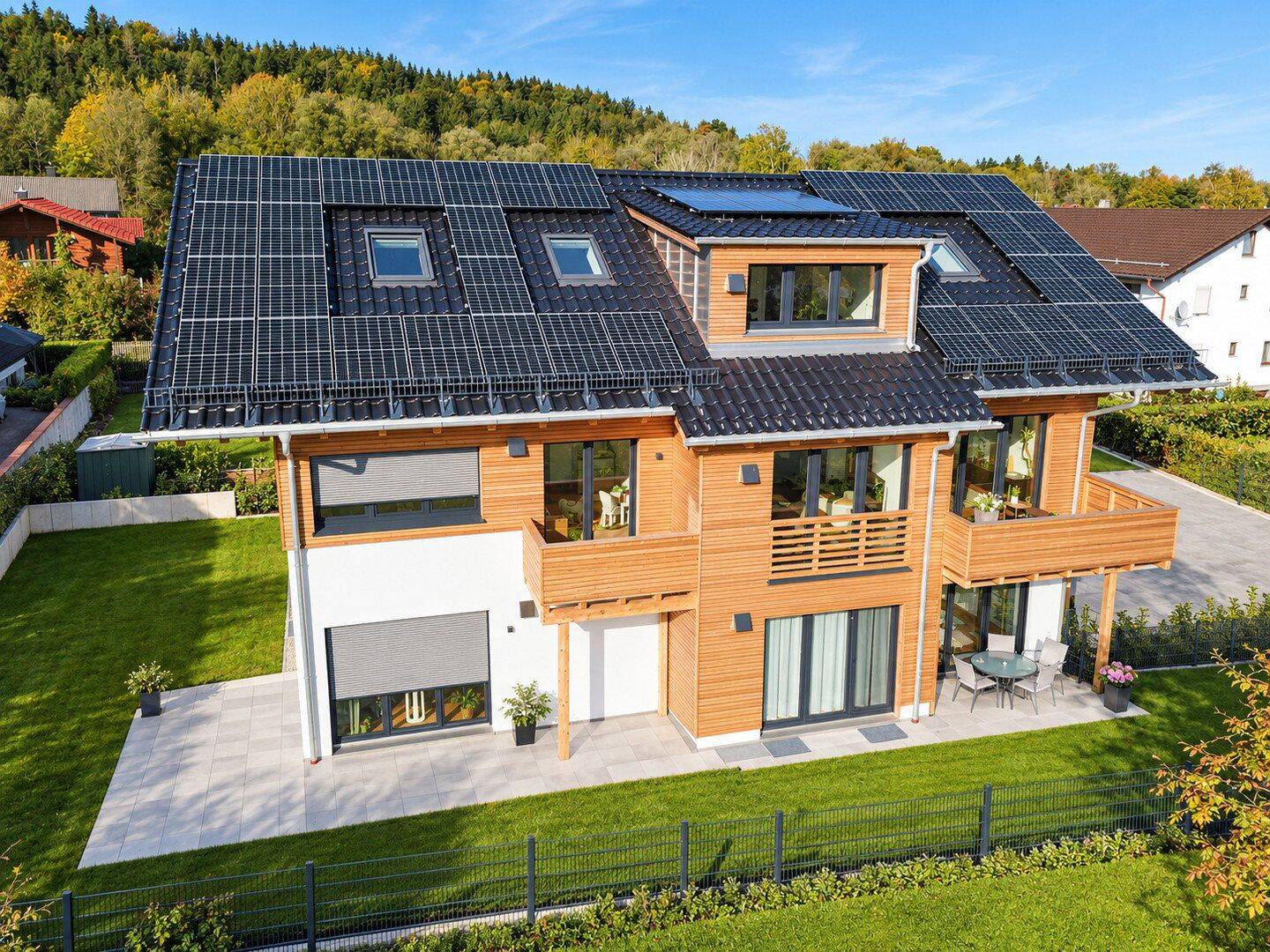 Doppelhaushälfte in Holzmassivbauweise – KfW 40 Plus, ca. 150 m², S/W-Garten & beheiztes KG, 83052 Bruckmühl
