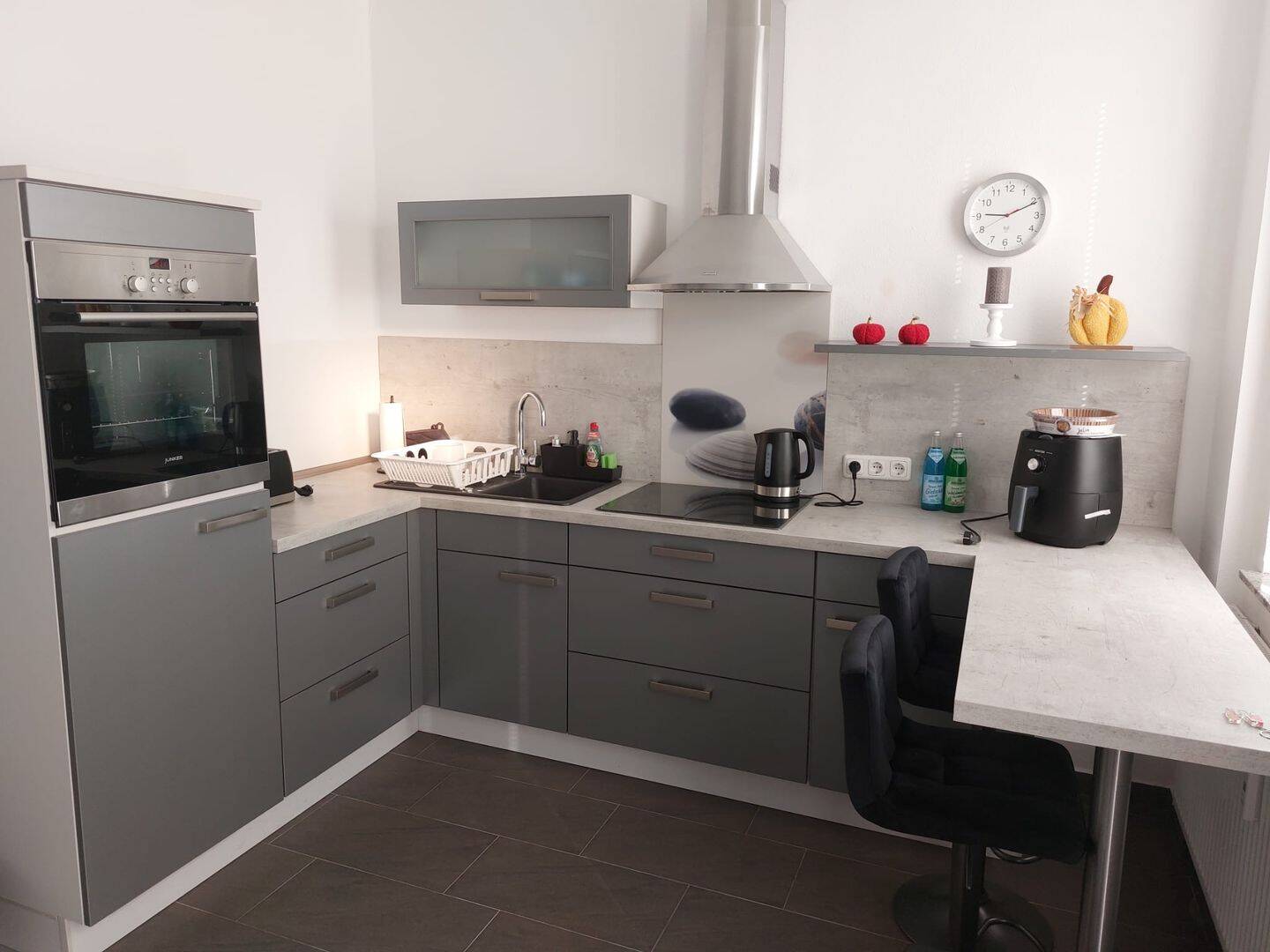 Schöne 2 Zimmer Wohnung mit Einbauküche zu vermieten, 99086 Erfurt