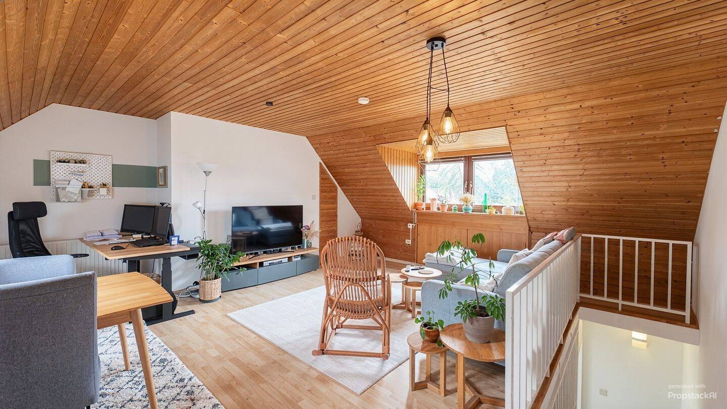 Charmante 2-Zimmer-Wohnung auf Ebenen mit großer Dachterrasse in Waldheim!, 30519 Hannover