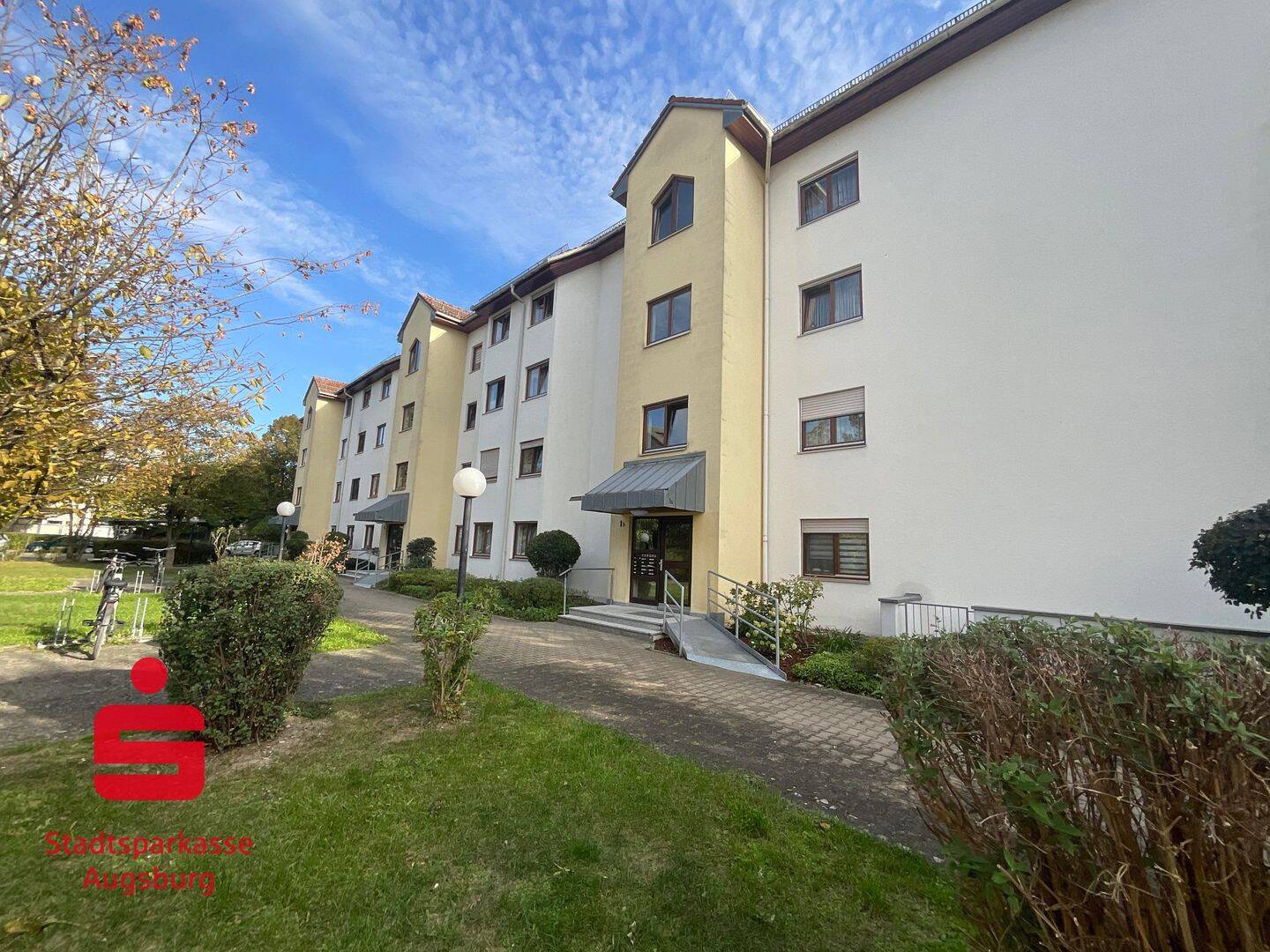 gepflegte 2,5-Zimmer-Wohnung in ruhiger Lage, 86169 Augsburg (Firnhaberau Hammerschmiede Lechhausen)