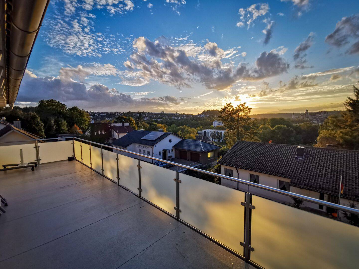 Exklusives 3-Zi.-DG-Penthouse | Panoramadachterrasse | Hochwertiges Bad | Parkett, 72488 Sigmaringen
