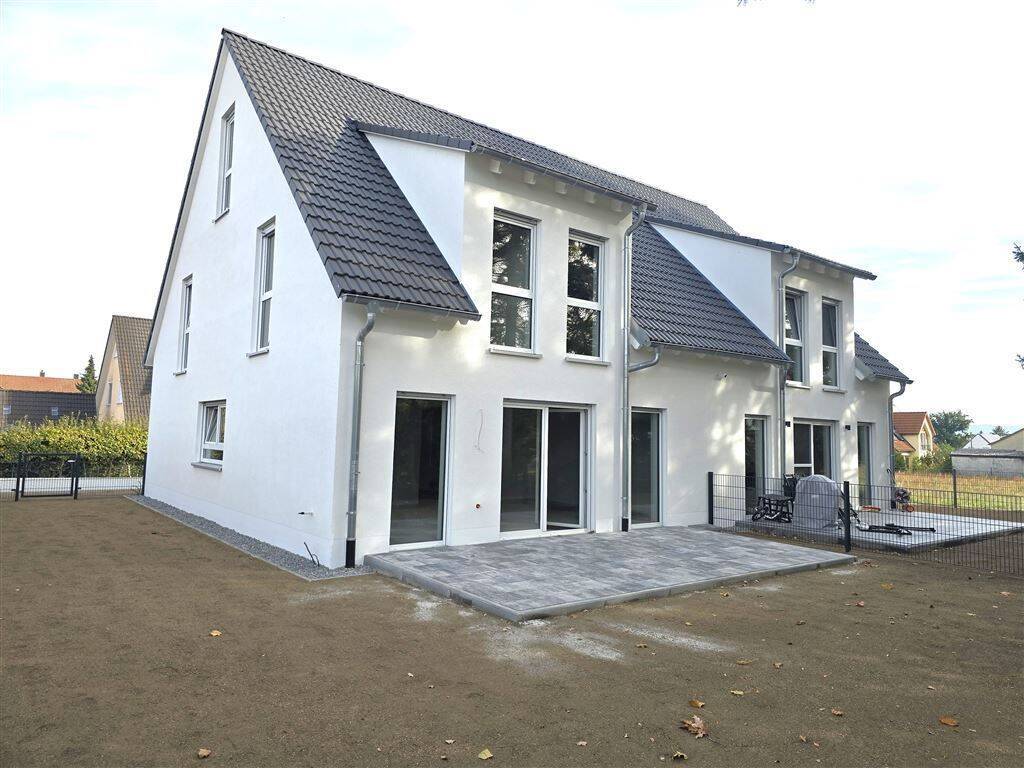 SONNENDURCHFLUTETE Doppelhaushälfte, Neubau-Erstbezug, in NATURNAHER, ruhiger Wohnlage in Eckental-Brand!, 90542 Eckental