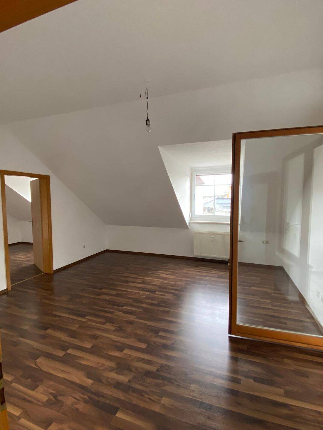 Objektbeschreibung: 2-Zimmer-Wohnung im zweiten Stock, 84489 Burghausen