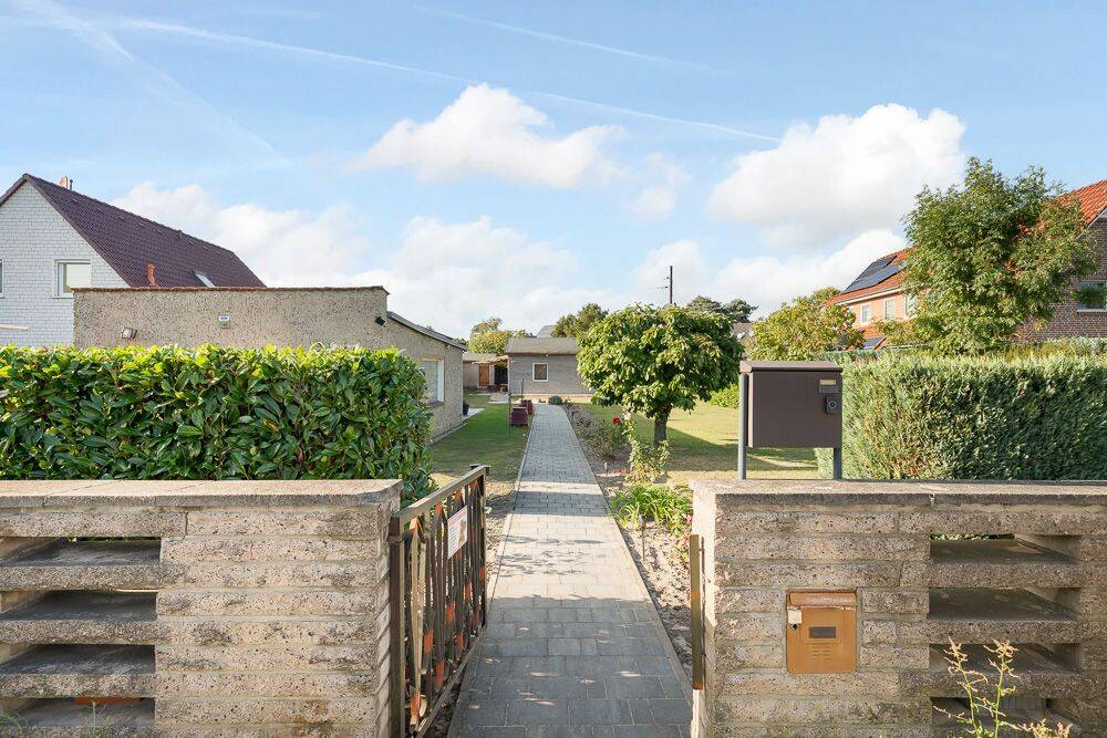 Bungalow mit unterkellerter Werkstatt, Doppelgarage und großzügigem Garten, 12621 Berlin (Marzahn-Hellersdorf Hellersdorf Kaulsdorf)