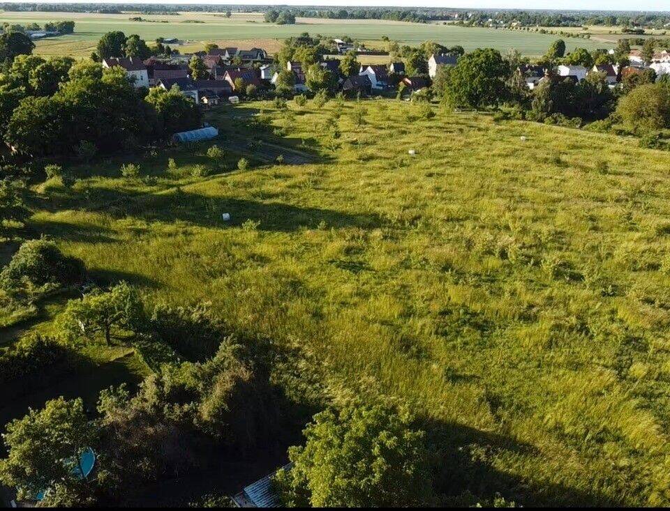 Raum für Ihre Wohnvision – ca. 1.560 m² Baugrundstück mit Altbestand & Blick ins Grüne in Oberkrämer, 16727 Oberkrämer