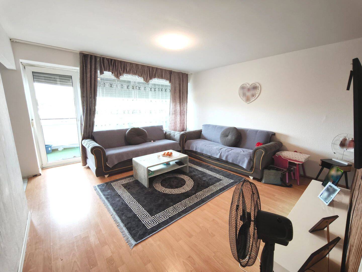 Schöne 2-Zimmer-Wohnung mit Balkon, Aufzug und Kellerraum, 52349 Düren