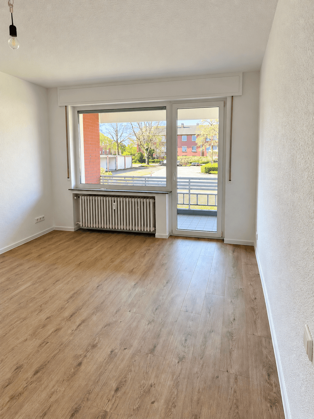 Frisch renovierte 2-Zimmer-Wohnung mit Balkon, 48431 Rheine
