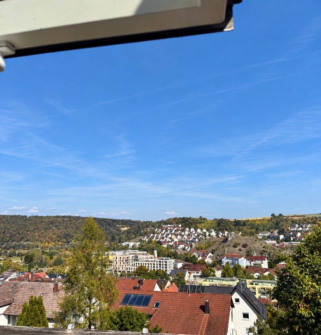3 Zimmer Dachgeschoss Wohnung mit wunderschönem Weitblick, 89134 Blaustein