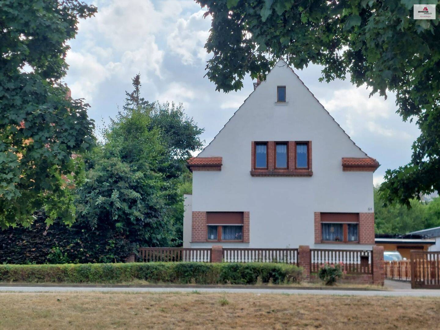 Ankommen & Entfalten: Ihr neues Zuhause mit Herz, Terrasse und vielseitigen Räumen, 6449 Aschersleben