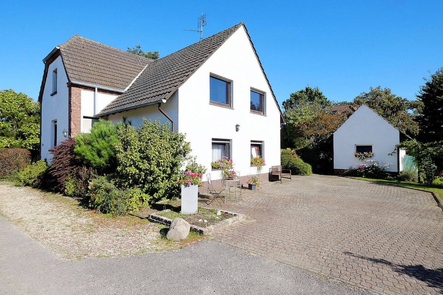 Individuelles freistehendes Einfamilienhaus mit viel Platz und idyllischem Garten, 47559 Kranenburg