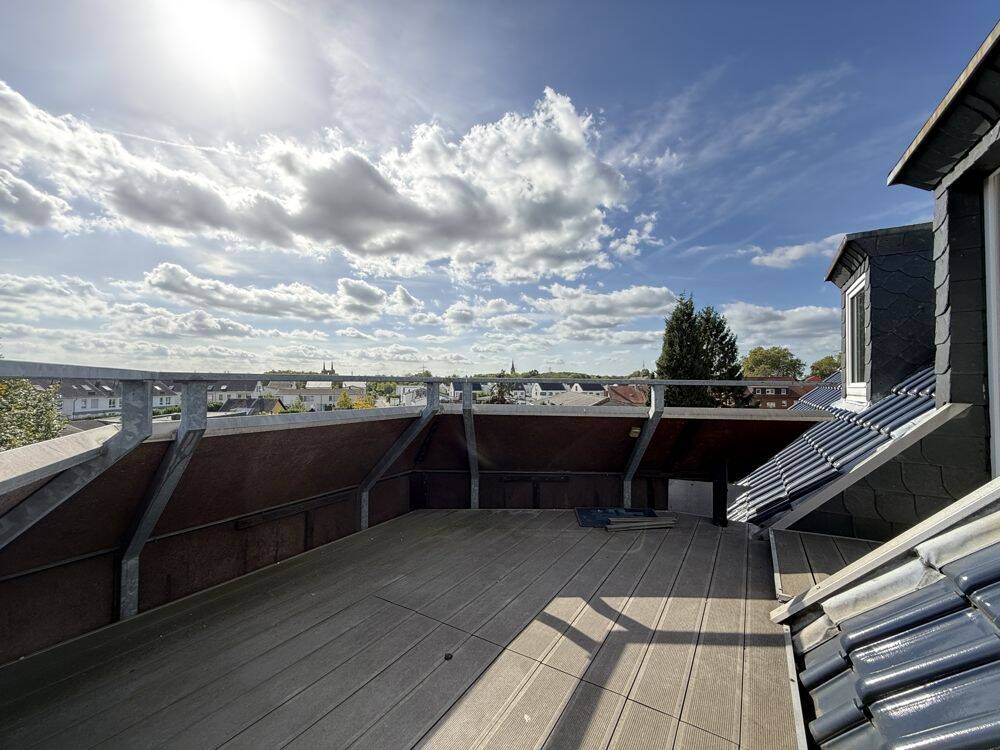 Stilvoll kernsaniert in GE-Schalke | Erstbezug 4 Zimmer, EBK & Dachterrasse, 45881 Gelsenkirchen (Schalke Schalke-Nord)