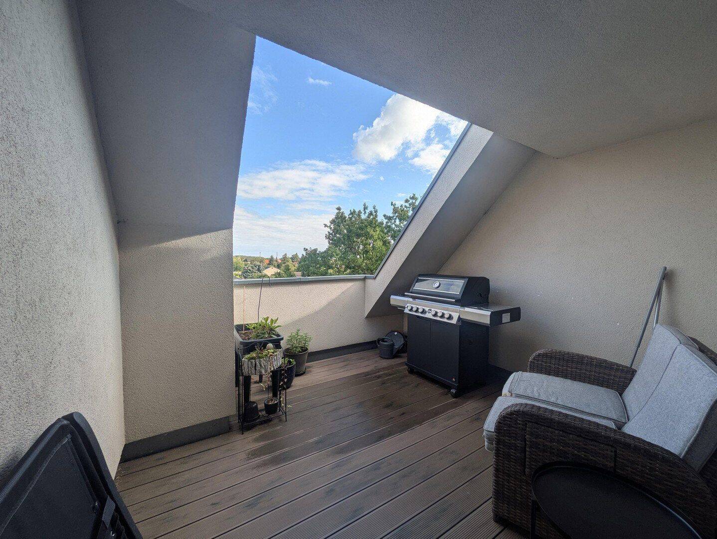 Dachgeschosswohnung mit Loggia | Einbauküche | Seenähe | bezugsfrei | provisionsfrei, 4249 Leipzig (Großzschocher Hartmannsdorf-Knautnaundorf Knautkleeberg-Knauthain Lausen-Grünau)