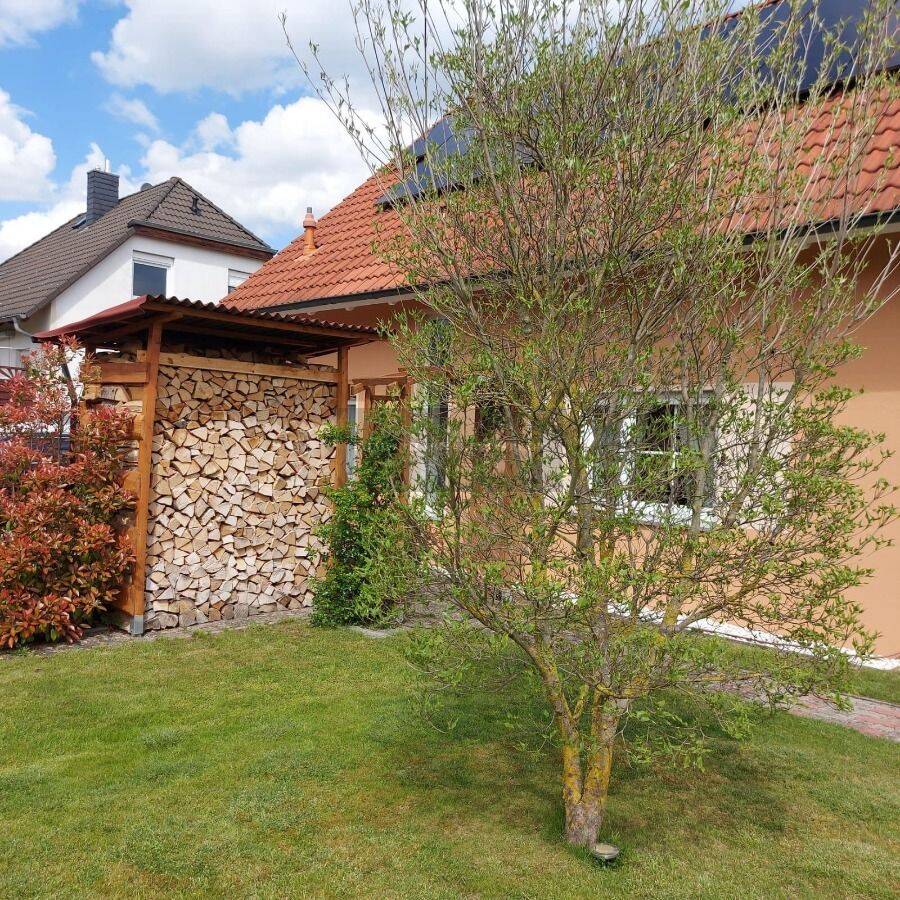 Immobilien-lindstedt.de / HOCHWERTIGES EINFAMILIENHAUS MIT GROßEM GRUNDSTÜCK UND AUTARKER ENERGIE, 15345 Rehfelde