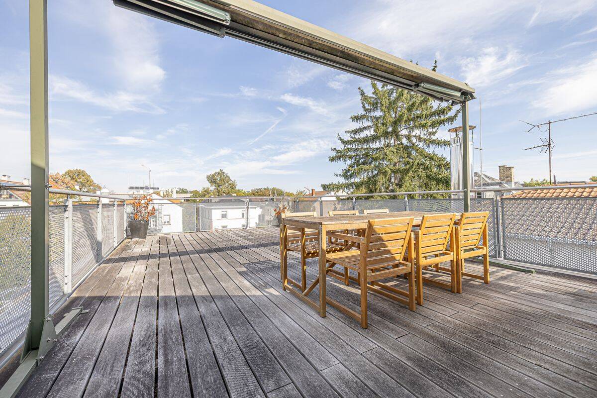 Über den Dächern von Karlsruhe: 245 qm Penthouse-Whg in City-Bestlage mit Aufzug und 2 Garagen, 76133 Karlsruhe