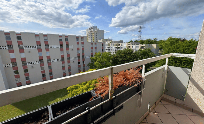 Kernsanierte 3,5-Zimmer-Dachgeschosswohnung mit Miele-Küche und Stellplatz in Eglosheim, 71634 Ludwigsburg