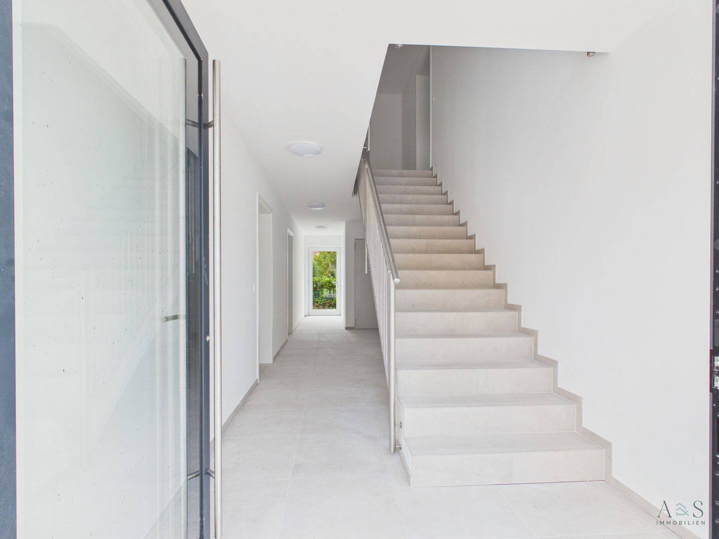 Moderne EG-Wohnung mit Terrasse und eigenem Garten – barrierefrei & energieeffizient, 33335 Gütersloh