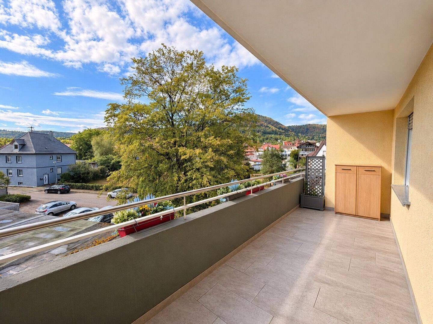 Renoviert & sofort bezugsbereit: Großzügige 4,5 Zimmer Wohnung mit Balkon und Garage, 73329 Kuchen