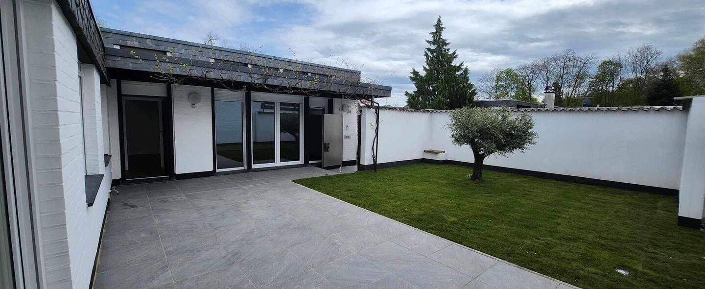 Keine Courtage! Großzügiges Wohnen mit gehobener Ausstattung – Bungalow in Düsseldorf, 40593 Düsseldorf (Benrath Garath Urdenbach)