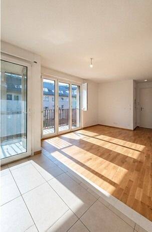 +++ Erstbezug: Moderne 3-Zimmer-Wohnung im Zentrum von Singen +++ EBK & TG-Stellplatz +++, 78224 Singen (Hohentwiel)