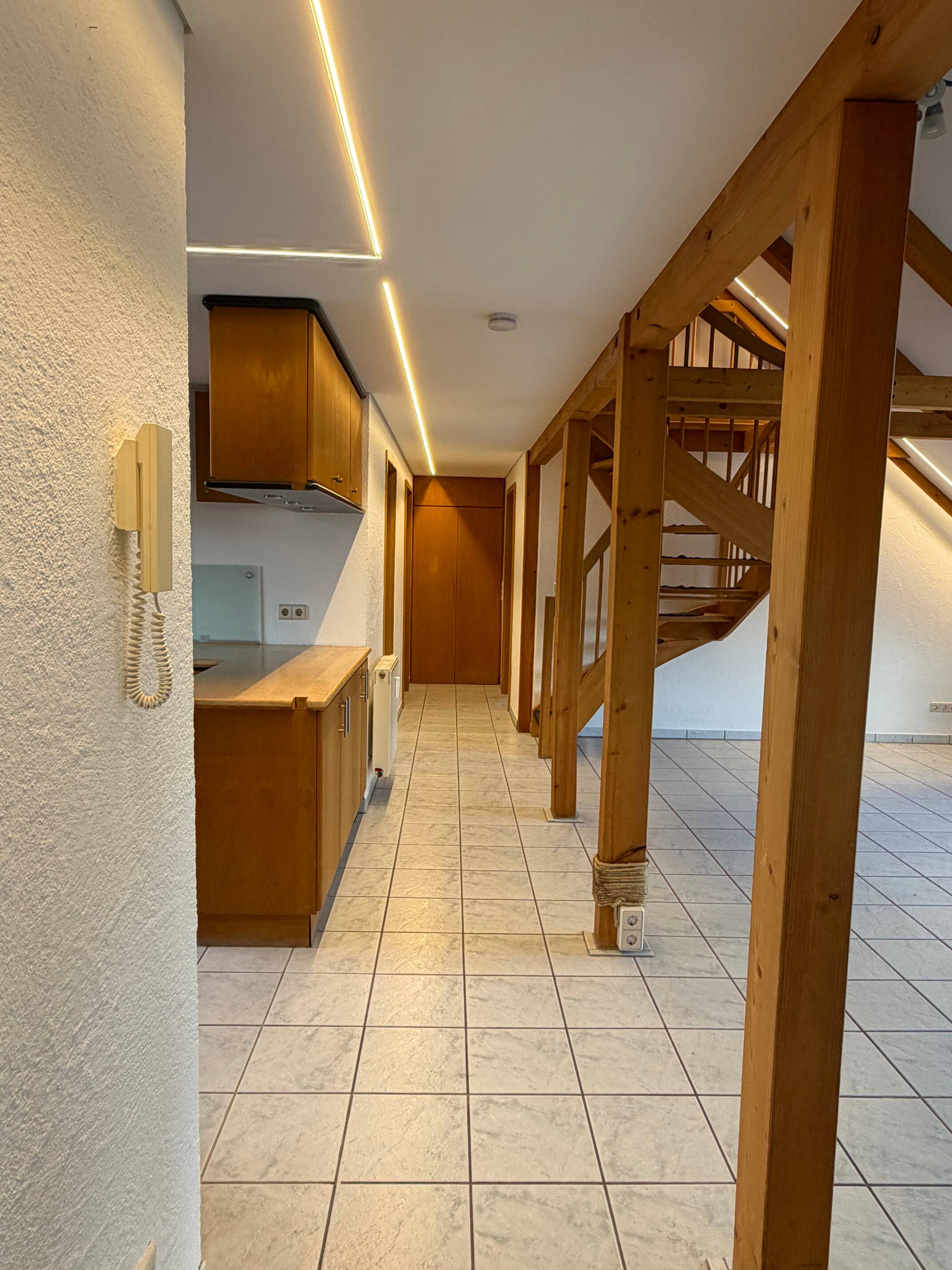 Helle Dachgeschosswohnung mit Alpenblick, 78234 Engen
