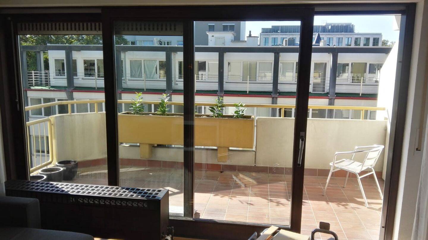 Exklusive, möbliert 1,5-ZKB mit Blick über die Dächer, 60323 Frankfurt am Main (Westend-Nord Westend-Süd)