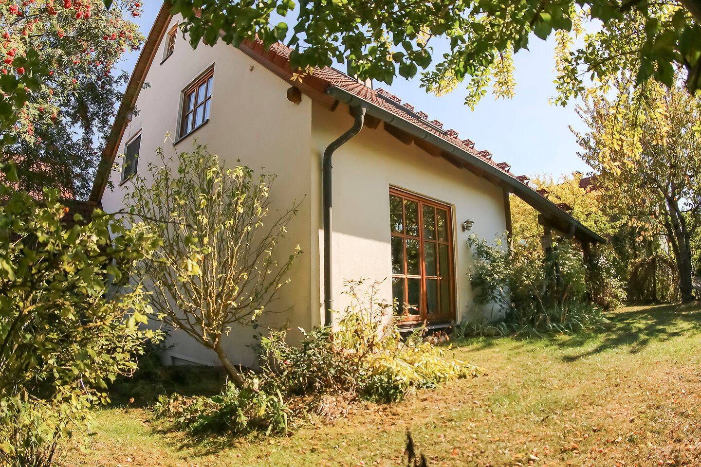 Schönes EFH mit tollem Garten 10 Minuten von Herzogenaurach, 91097 Oberreichenbach