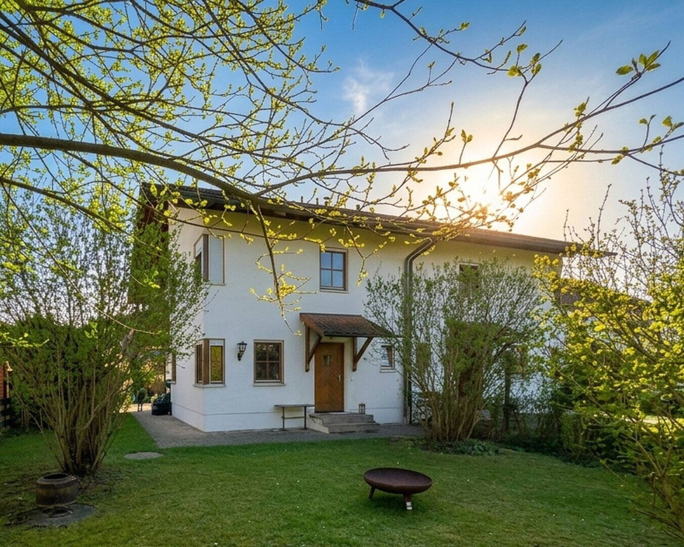 Helle Doppelhaushälfte auf 404 m² mit Keller, Garten, Terrasse und Balkon in Ostermünchen, 83104 Tuntenhausen