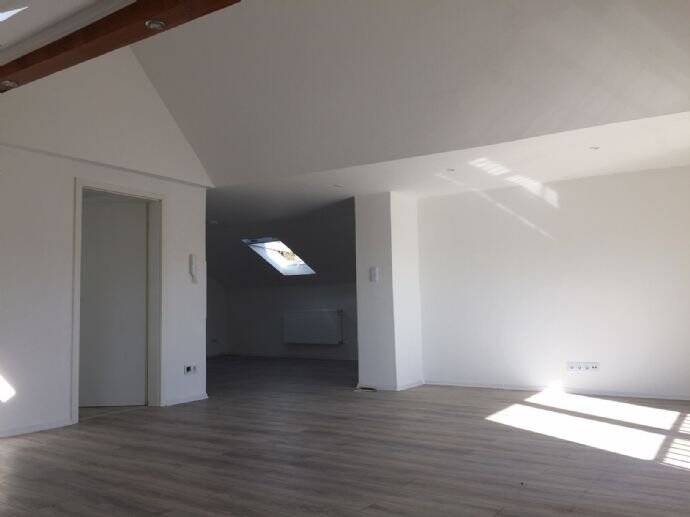 Sanierte 2-ZKB-Wohnung im Dachgeschoss, 66271 Kleinblittersdorf