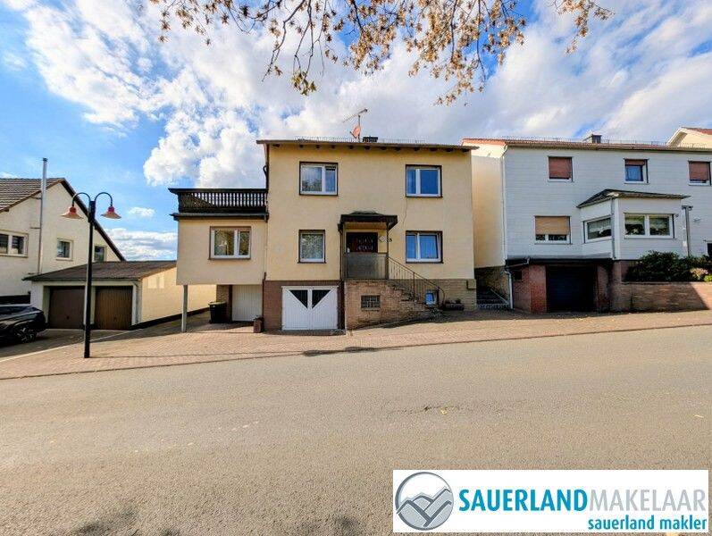 Geräumige Doppelhaushälfte in Adorf – 130 m², 5 Zimmer, Südterrasse und Garage, 34519 Diemelsee