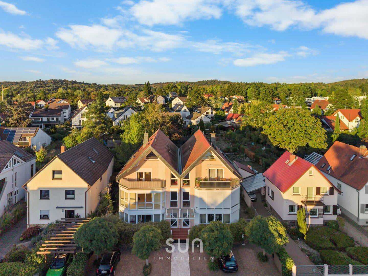 211 m² ÜBER ZWEI EBENEN IN EBERSTADT – Am Frankenstein mit Garten, Terrasse & 2 Stellplätzen, 64297 Darmstadt (Eberstadt)