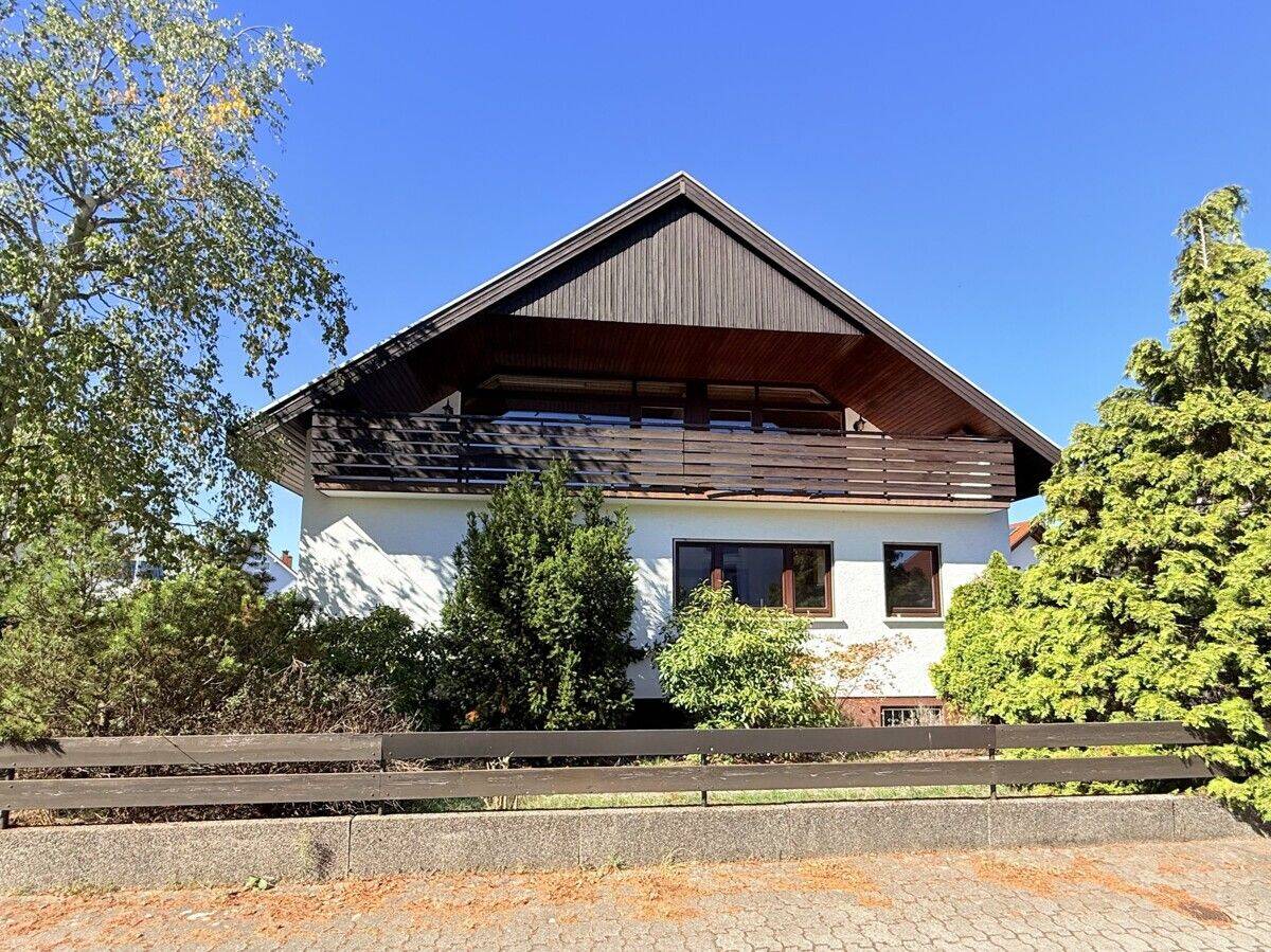 Viel Raum für Ihre Wohnträume! Schönes EFH in ruhiger Lage m. überd. Balkon, Terrasse + Doppelgarage, 76297 Stutensee