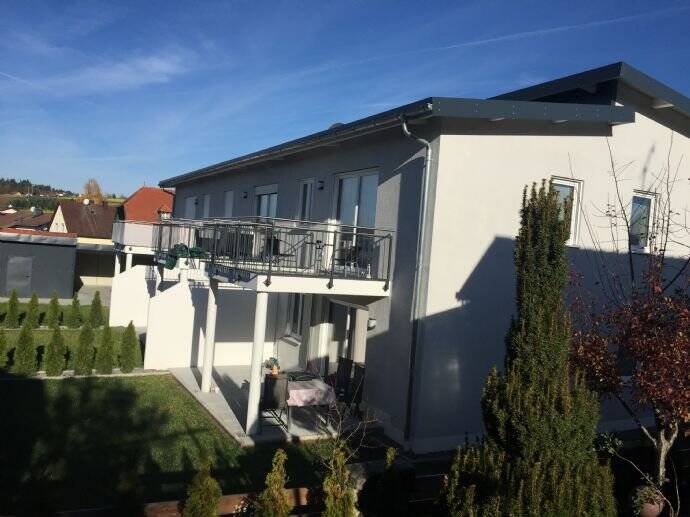 Moderne 2 Zimmerwohnung (Bj. 2017), Einbauküche, großer Balkon, gehobene Ausstattung. Frei ab 01.01.2027, 84152 Mengkofen