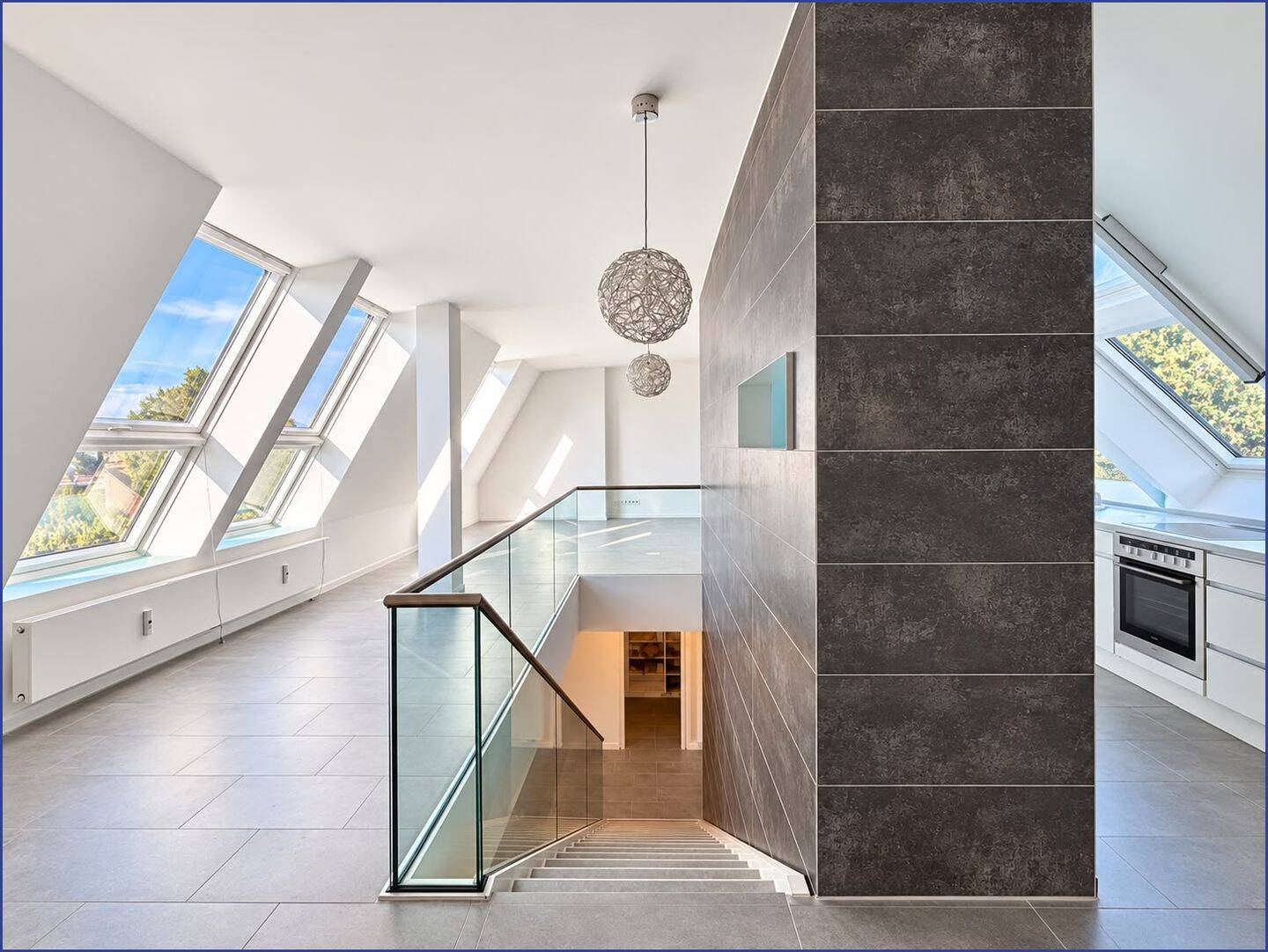Exklusives Penthouse über den Dächern von Borbeck – Ihr neues Zuhause mit Seltenheitswert, 45355 Essen (Bergeborbeck Bochold Borbeck-Mitte)