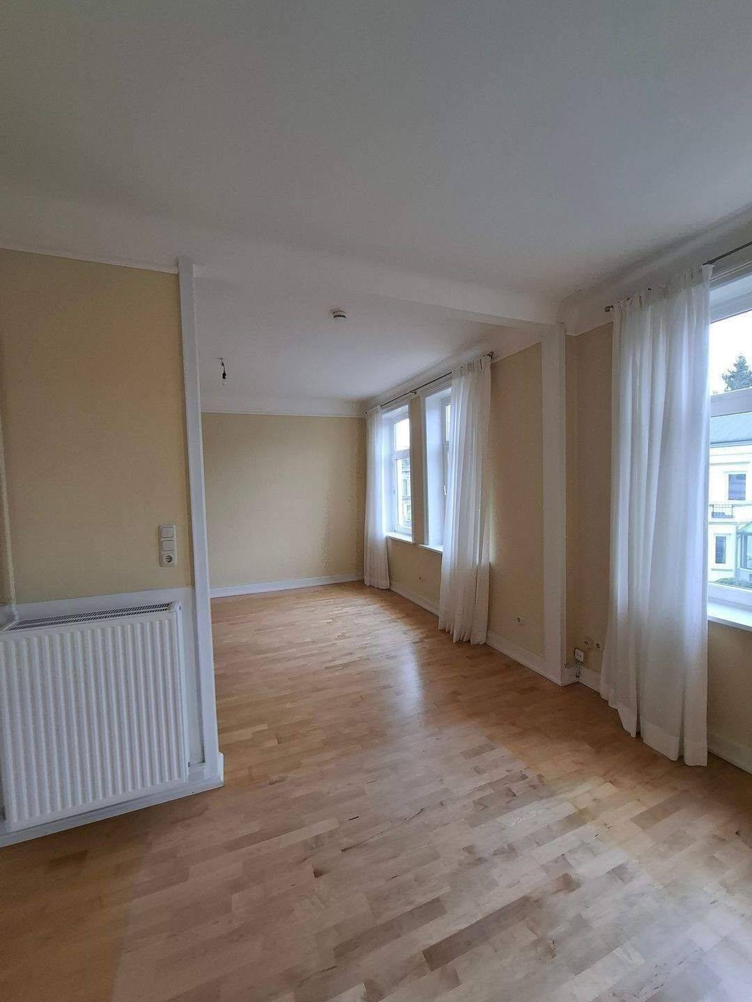 Schöne 3-Zimmer Altbauwohnung mit Balkon in Wakenitznähe, 23564 Lübeck (Sankt Gertrud Sankt Jürgen)