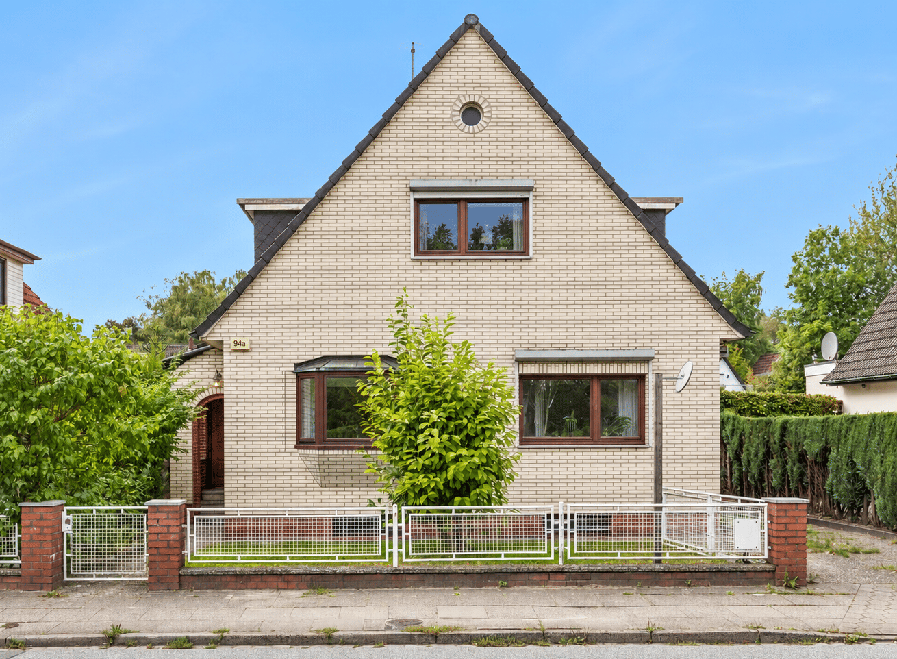 Großzügiges, flexibel nutzbares Einfamilienhaus – viel Platz für die ganze Familie, 22547 Hamburg (Altona Bahrenfeld Eidelstedt Lurup)