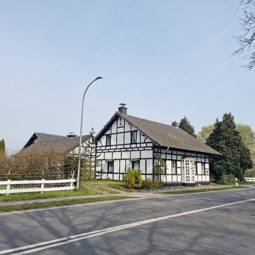 Fachwerkhaus mit Einliegerwohnung und Pferdeboxen mit ca. 14.000 m² Grundstück am Niederrhein, 41372 Niederkrüchten