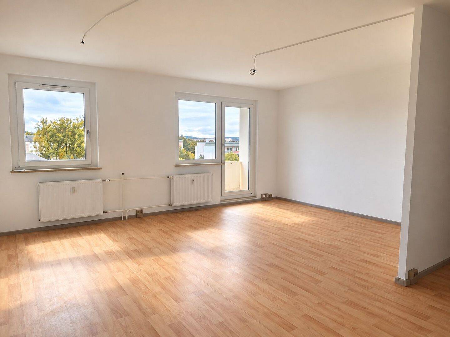 Frisch sanierte 3-Zimmer-Wohnung mit Badewanne und Balkon, 9456 Annaberg-Buchholz