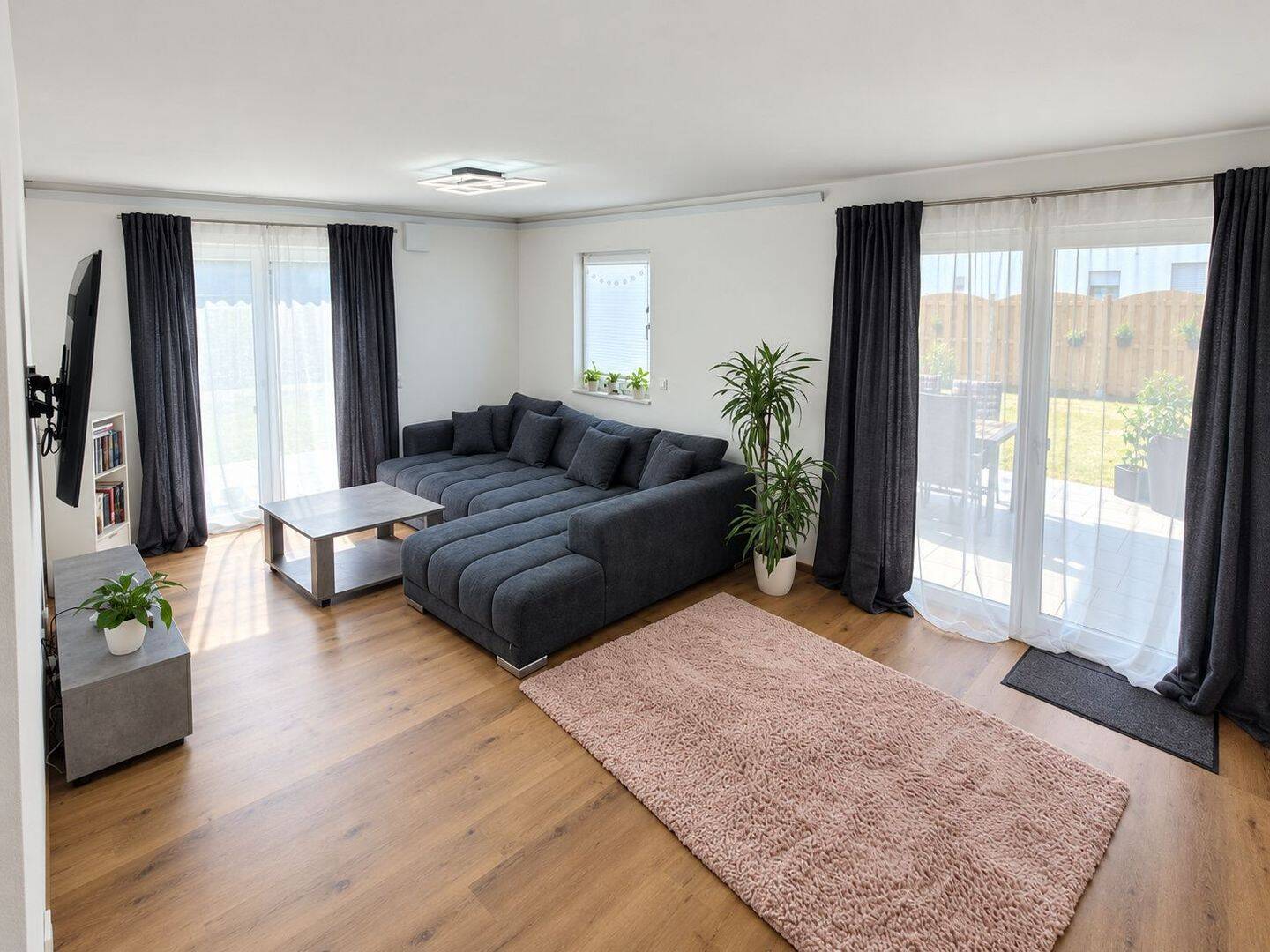 Sofort freie 3-Zimmer-Gartenwohnung mit Terrasse, Fußbodenheizung und stufenlosem Zugang, 94569 Stephansposching