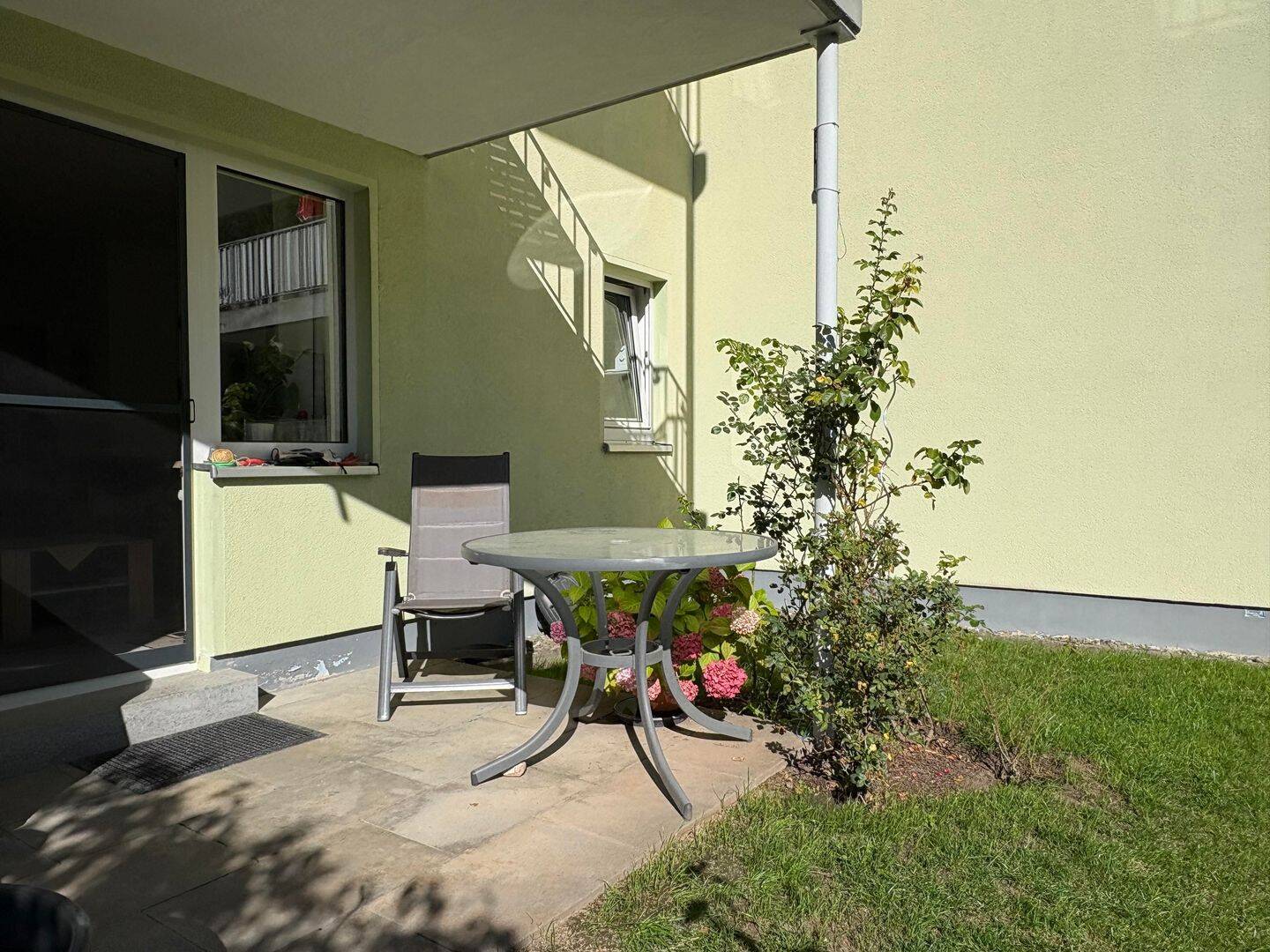 Erdgeschosswohnung mit Terrasse und Blick ins Grüne, 96450 Coburg
