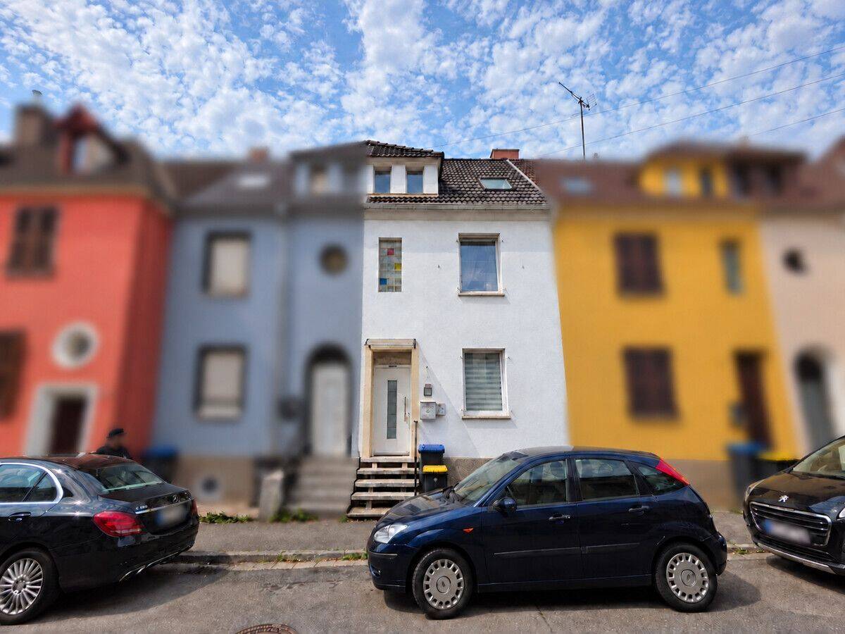 Modernisiertes Einfamilienhaus in zentraler Lage von Dillingen-Diefflen, 66763 Dillingen/Saar