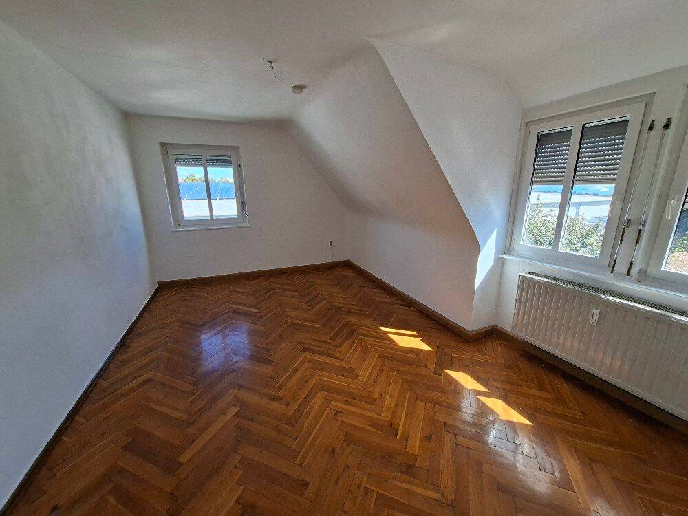 Vermiete helle 4 Zimmer DG Wohnung in Gerolzhofen, 97447 Gerolzhofen