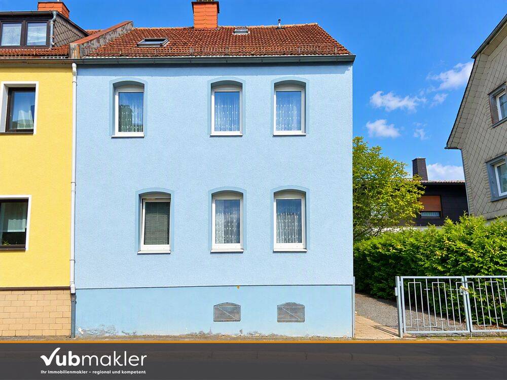 Historisches Stadthaus mit geschütztem Innenhof und vielseitigem Rückgebäude, 95119 Naila