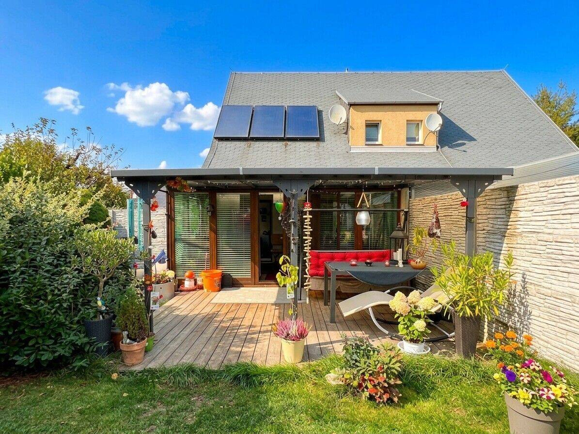 moderne Doppelhaushälfte mit Wintergarten und modernen Terrassen, 2747 Herrnhut