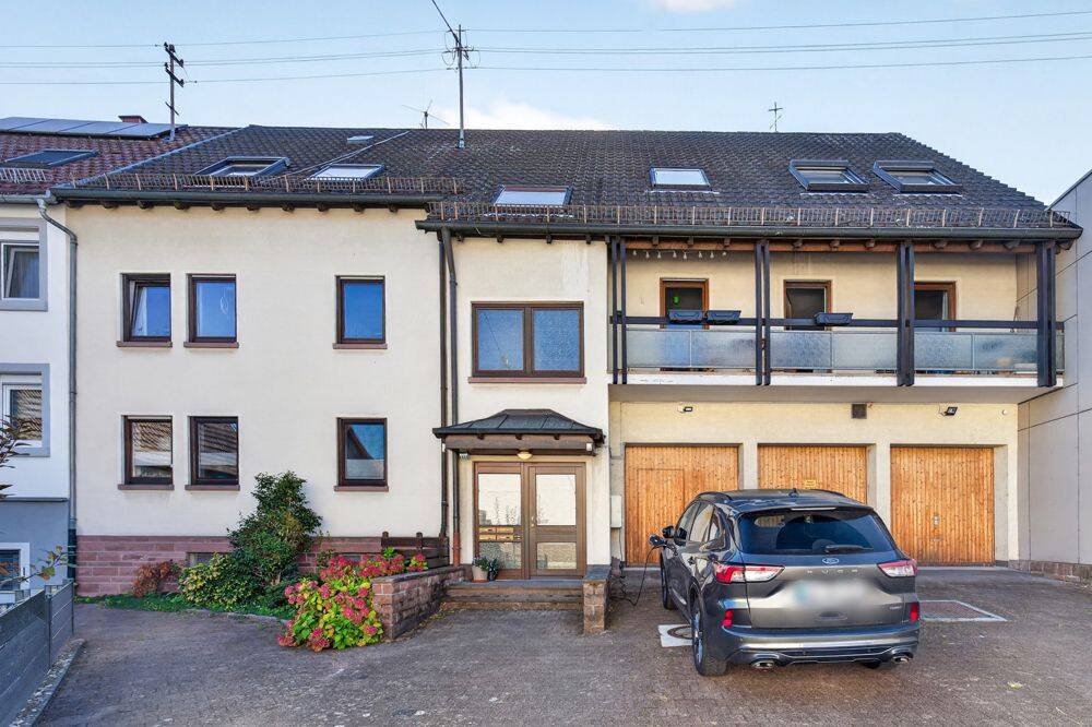 Gemütliche unvermietete Dachgeschosswohnung in ruhiger Lage sucht neuen Eigentümer!, 76228 Karlsruhe