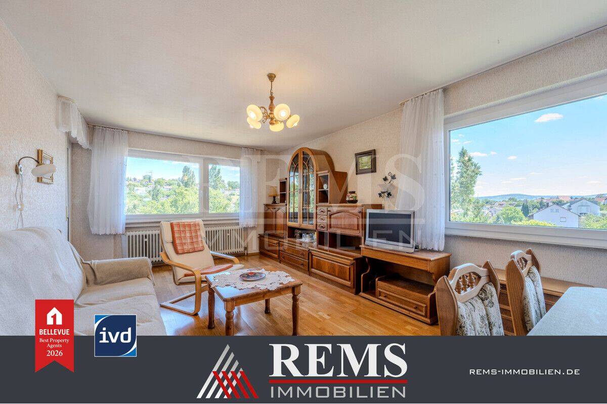 Großzügige 3,5-Zimmer-Wohnung mit traumhaftem Sonnenbalkon, Weitblick und viel Gestaltungspotenzial, 71332 Waiblingen