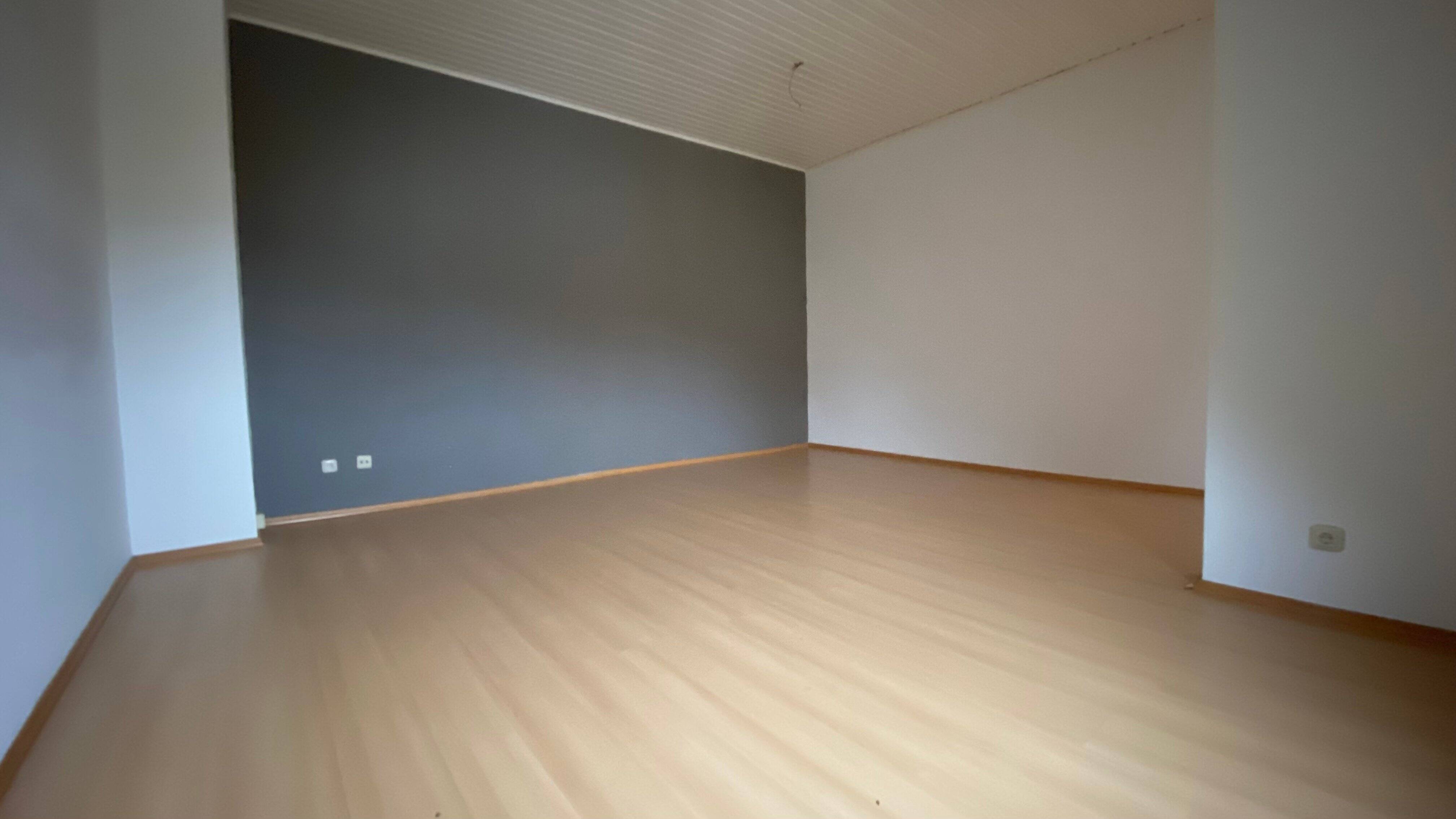 2 ZiWhg. am Günthersburgpark in teilsaniertem Stilaltbau mit Einbauküche, 60389 Frankfurt am Main (Bergen-Enkheim Bornheim Nordend-Ost Nordend-West Seckbach)