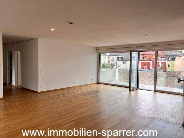 Exklusive 4,5-Zimmer-Wohnung mit zwei Balkonen im Zentrum Weidens, nähe Witt, 92637 Weiden i.d. OPf. (Weiden)
